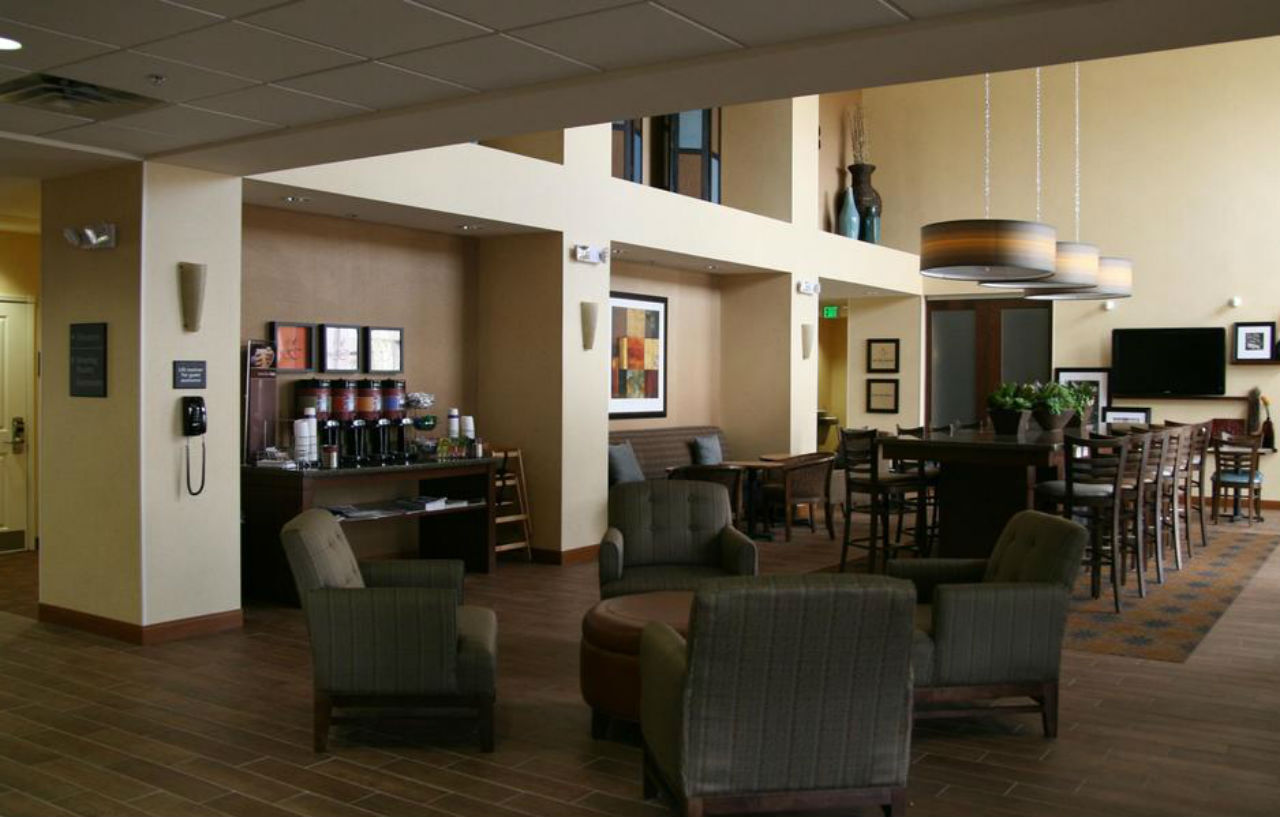 Hampton & Pueblo/north Hotel